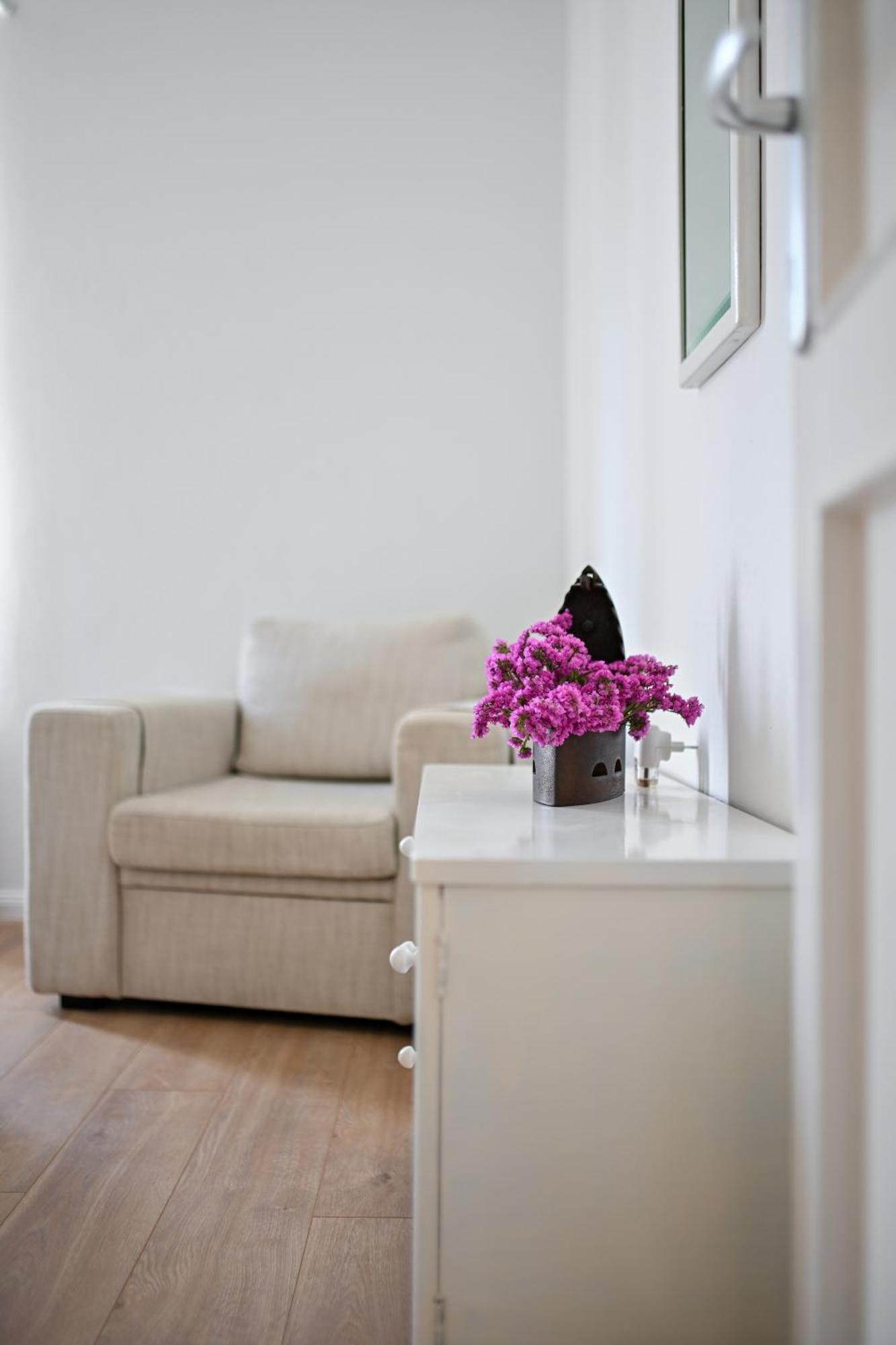 Near Center With Free Parking And Air Condition In Each