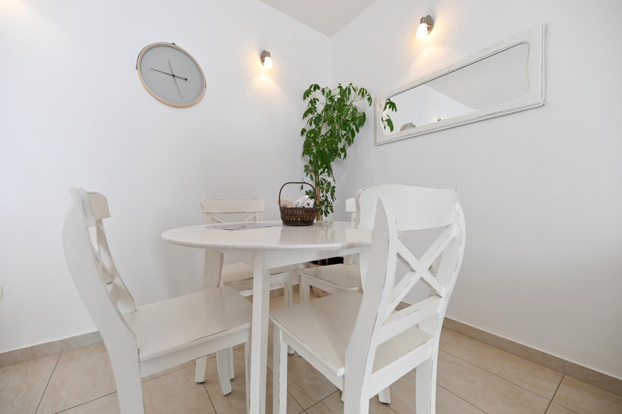Near Center With Free Parking And Air Condition In Each Apartment *