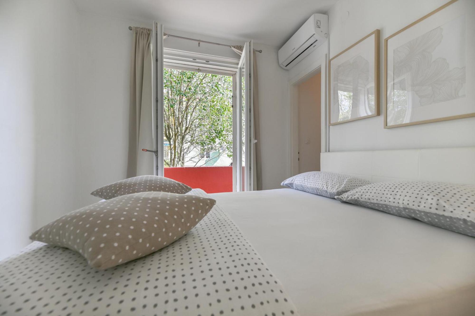 Apartment Near Center With Free Parking And Air Condition In Each Zadar